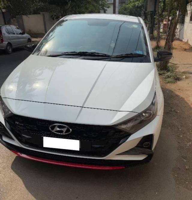 https://images10.gaadi.com/usedcar_image/4471048/original/processed_f29ba556-e14d-4028-b58d-2a111cde7e21.jpeg?imwidth=6402