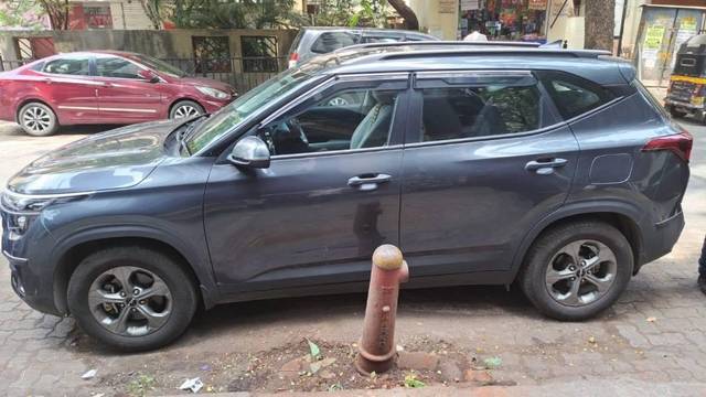 https://images10.gaadi.com/usedcar_image/4471139/original/processed_a22ab620-cbfc-4b3c-ba33-571c34b082cb.jpeg?imwidth=6401