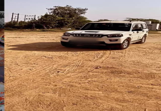 https://images10.gaadi.com/usedcar_image/4471145/original/f4430827-980e-46df-8e58-a9b78338055e.?imwidth=6400