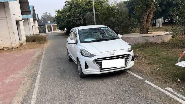 https://images10.gaadi.com/usedcar_image/4471352/original/processed_a5495c5f-45d3-4457-9ea6-501b0359d681.jpeg?imwidth=6401
