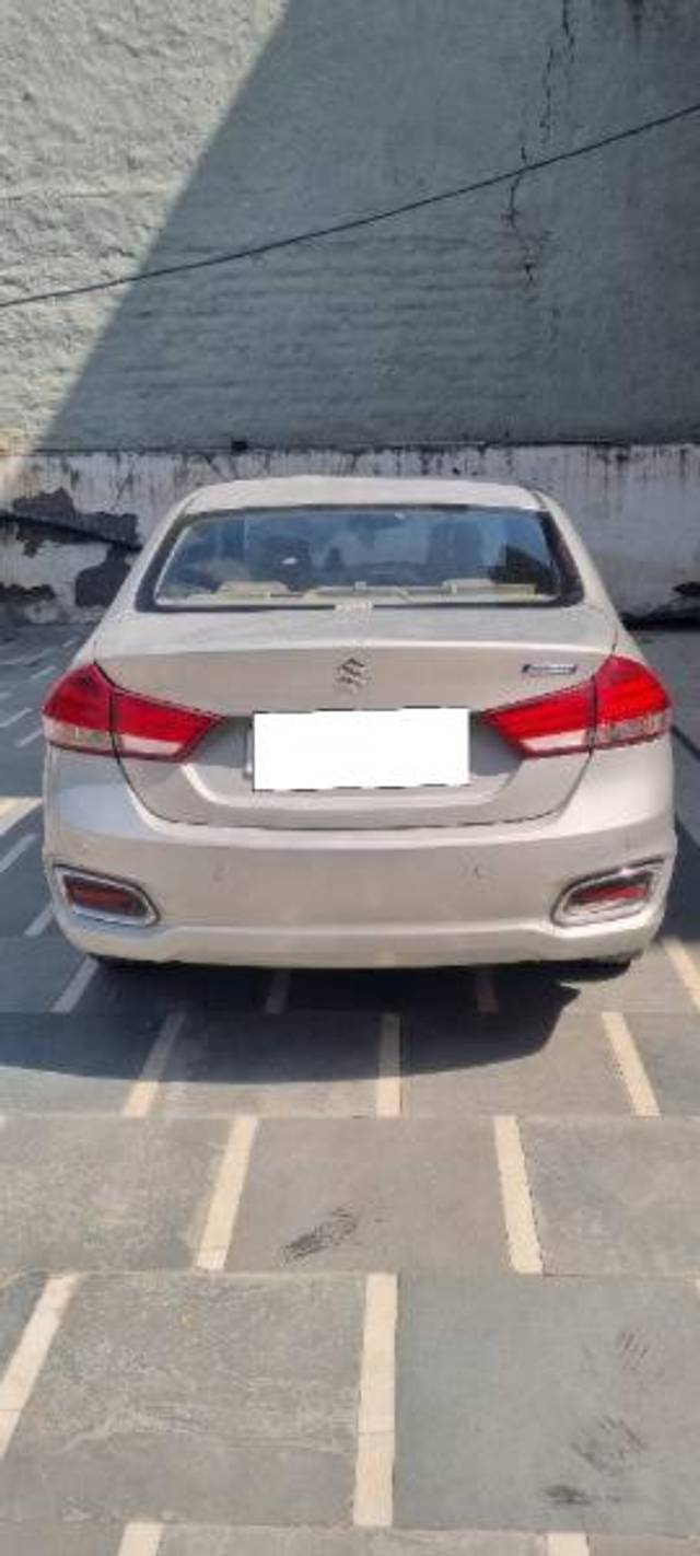 https://images10.gaadi.com/usedcar_image/4471360/original/processed_6c029b89-2a17-4d1c-b412-474758458e49.jpg?imwidth=6401