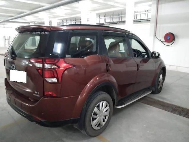 https://images10.gaadi.com/usedcar_image/4471432/original/processed_c65ec4cc-4308-4e09-b527-55e9c9202dcf.jpg?imwidth=6401