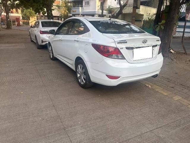 https://images10.gaadi.com/usedcar_image/4471659/original/processed_3c105127-e8e4-4832-bc14-7f6b7c1b380f.jpg?imwidth=6402