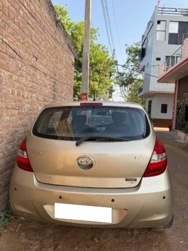 https://images10.gaadi.com/usedcar_image/4471668/original/processed_5254c548-eac0-49c7-9d2c-de419d210a5b.jpeg?imwidth=6402