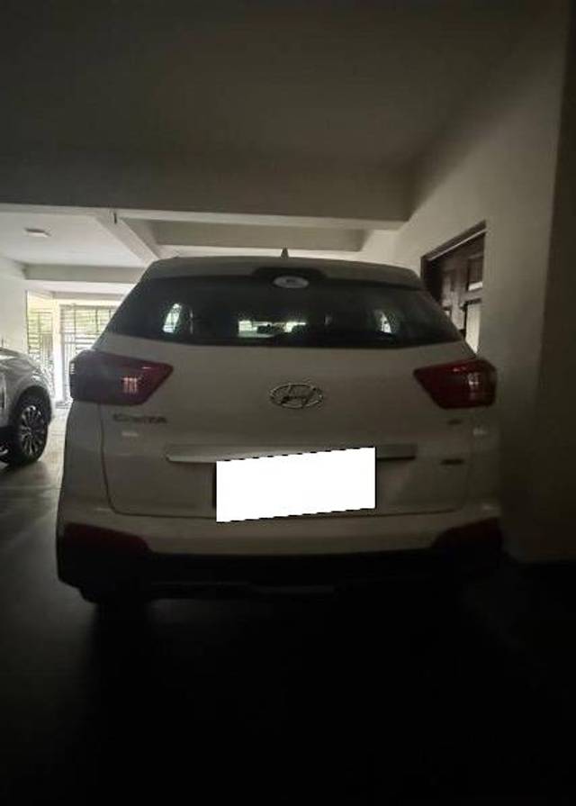 https://images10.gaadi.com/usedcar_image/4471897/original/processed_877bbde1-4705-4b45-baff-ed1177efbca1.jpeg?imwidth=6401