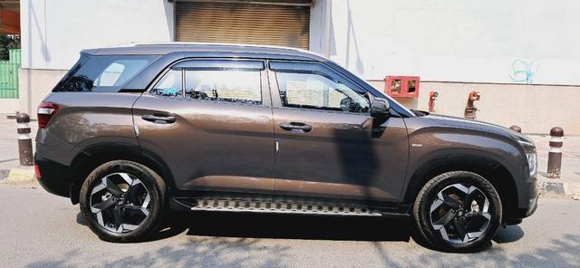 https://images10.gaadi.com/usedcar_image/4471936/original/648d957302b80fb501504e784b544eff.jpg?imwidth=6401
