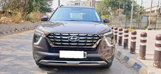 https://images10.gaadi.com/usedcar_image/4471936/original/processed_fd74b60ab19619ac8f9912d5eb47f44d.jpg?imwidth=6400