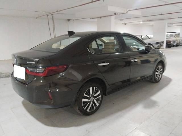 https://images10.gaadi.com/usedcar_image/4472140/original/processed_d1f76852571aeb90cc6c8f2b1e5bc7f3.jpg?imwidth=6402