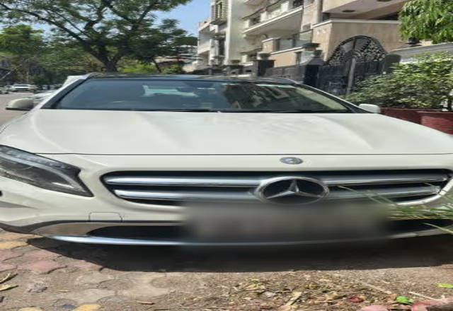 https://images10.gaadi.com/usedcar_image/4472281/original/8a811a98-3802-492f-9ef4-a9dad74aba0a.?imwidth=6400