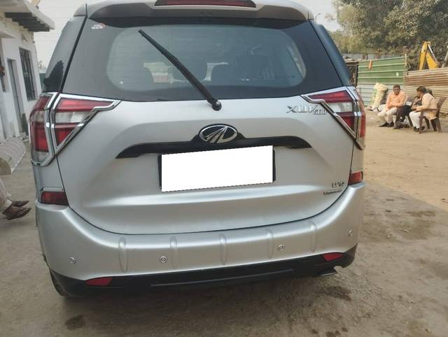 https://images10.gaadi.com/usedcar_image/4472349/original/processed_d31137ab-4b9b-4577-8506-c927269f2dad.jpg?imwidth=6400
