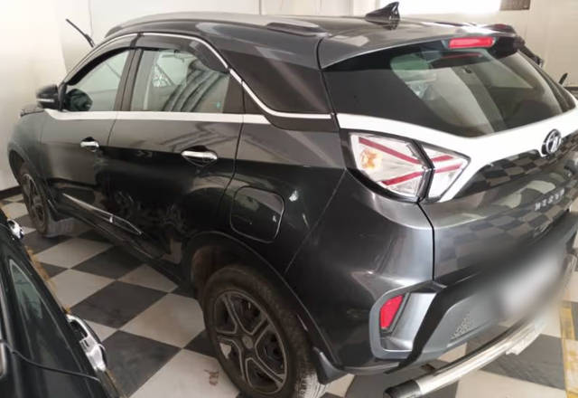 https://images10.gaadi.com/usedcar_image/4472392/original/2b0a3cee-3962-4187-819d-d87637dd8f65.?imwidth=6402