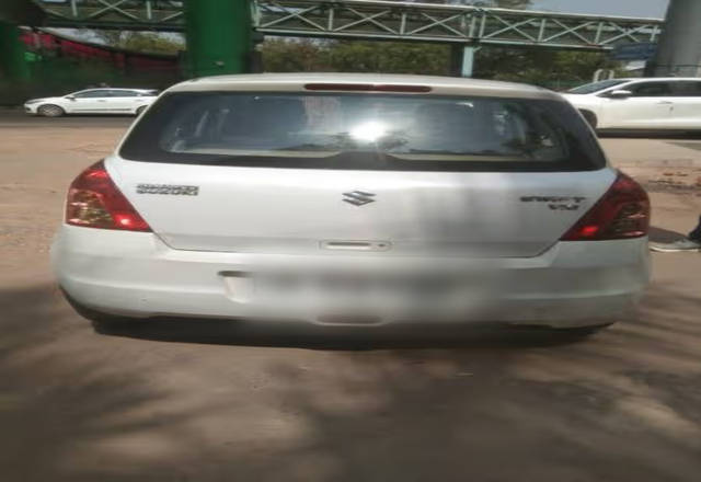 https://images10.gaadi.com/usedcar_image/4472429/original/e475b2a1-ccb6-4f62-a604-9cad326c319a.?imwidth=6401