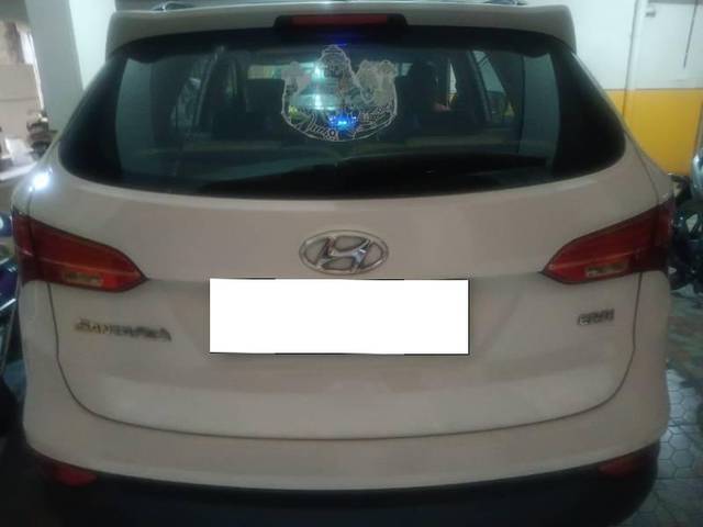 https://images10.gaadi.com/usedcar_image/4472759/original/processed_34d0ea93-dc2f-4f8b-9d21-7af6e5be61fd.jpg?imwidth=6402