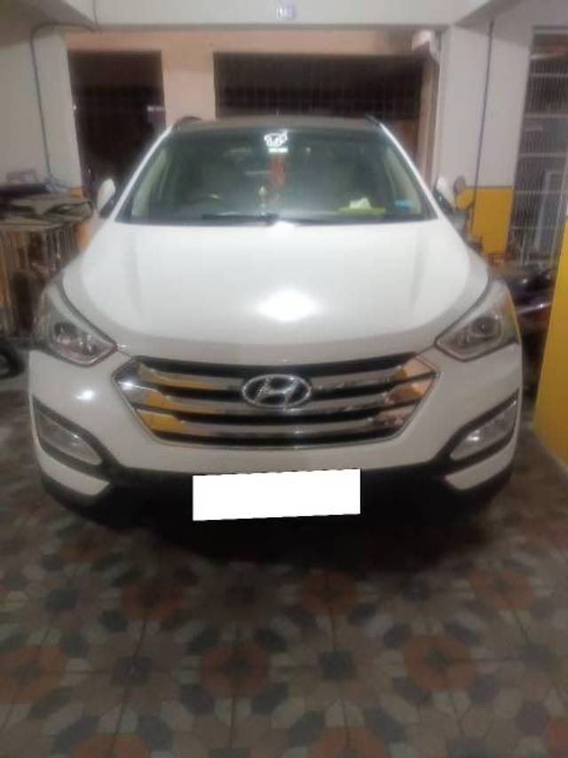 https://images10.gaadi.com/usedcar_image/4472759/original/processed_e2eb9aca-4a3d-4754-a52d-6090dbb36b63.jpg?imwidth=6401
