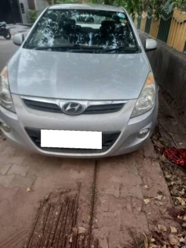 https://images10.gaadi.com/usedcar_image/4472974/original/processed_cd9901d4-36c3-45f5-837e-f5ae50c46151.jpg?imwidth=6400