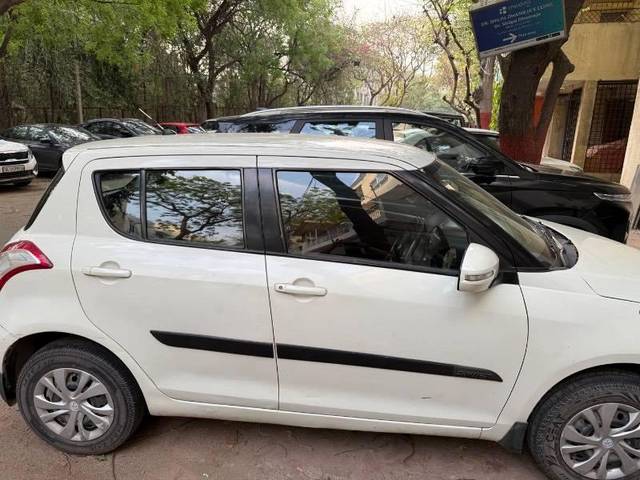https://images10.gaadi.com/usedcar_image/4472976/original/processed_dacf46df-2976-4c64-bff4-3f0bf86534d8.jpeg?imwidth=6401