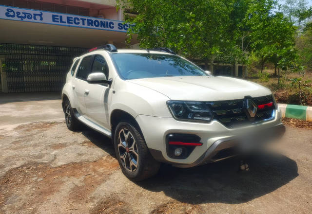 https://images10.gaadi.com/usedcar_image/4473034/original/717ebe0b-ca8d-4f76-a6ea-ed8177750d1c.?imwidth=6400