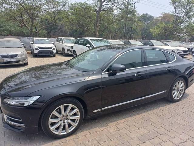 https://images10.gaadi.com/usedcar_image/4473332/original/processed_6d7cd04a-131e-460d-9ad0-b6c260e82ff8.jpeg?imwidth=6402