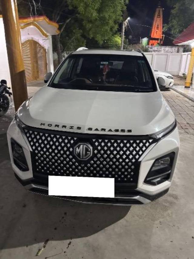 https://images10.gaadi.com/usedcar_image/4473402/original/processed_7b3d07d6-5716-42dc-b172-1fd1ad505cf2.jpg?imwidth=6401