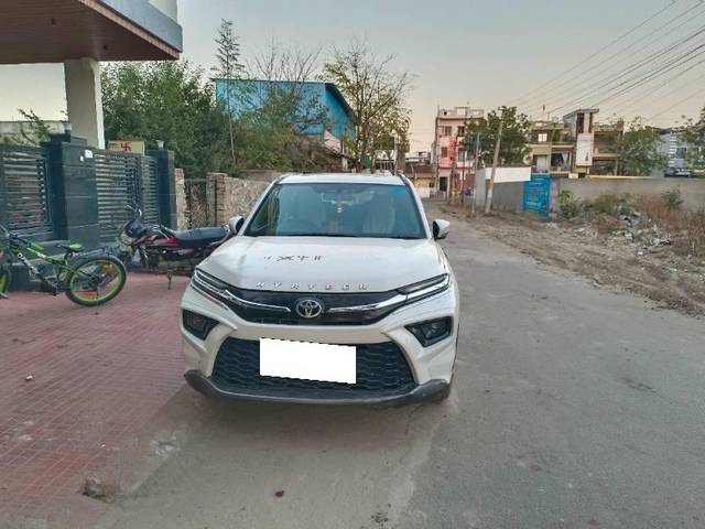 https://images10.gaadi.com/usedcar_image/4473487/original/processed_b473b61f-130f-4182-b8a9-f330d4d66c90.jpg?imwidth=6400
