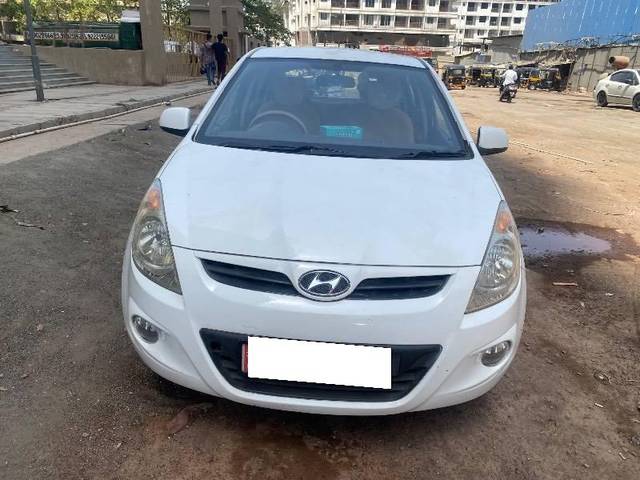 https://images10.gaadi.com/usedcar_image/4473720/original/processed_12f550d3-6739-44f7-a8b8-d10f830d9241.jpeg?imwidth=6401