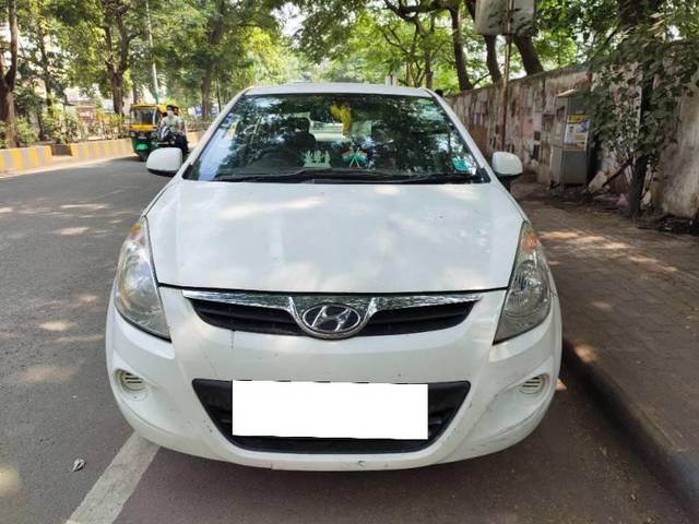 https://images10.gaadi.com/usedcar_image/4473938/original/processed_fbff4265-ce9a-45a9-9d7d-69188f3f4b1d.jpg?imwidth=6400
