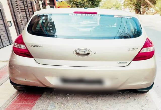https://images10.gaadi.com/usedcar_image/4474183/original/dad82ce3-6df4-4b19-a936-4b03fbedae48.?imwidth=6402