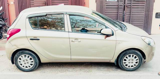 https://images10.gaadi.com/usedcar_image/4474183/original/processed_ea7a22cb-af0f-4ee4-bf2e-82c5b60d5fcb.jpg?imwidth=6401