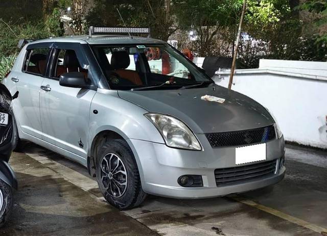 https://images10.gaadi.com/usedcar_image/4474324/original/processed_bfb72ead-e5de-4d7c-a5c0-6e49c40c390d.jpg?imwidth=6400