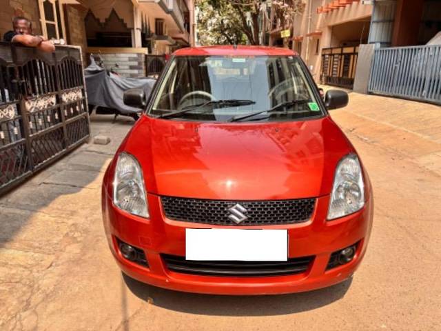 https://images10.gaadi.com/usedcar_image/4474655/original/processed_200a990a-a5d5-468a-841e-53b62e3ab97e.jpeg?imwidth=6401