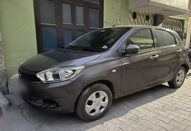 https://images10.gaadi.com/usedcar_image/4474759/original/7a080df2-d93a-44b9-8601-68b7855fa5bd.?imwidth=6402