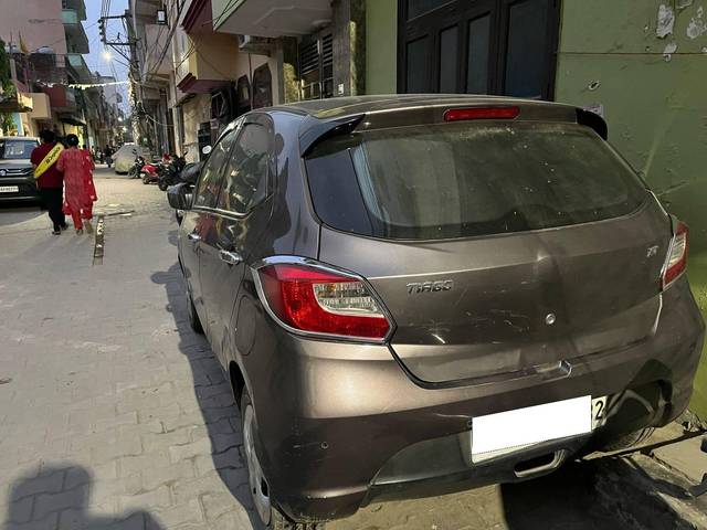https://images10.gaadi.com/usedcar_image/4474759/original/processed_616cccbe-f2f8-438b-9417-63a48e3dd8a8.jpg?imwidth=6401