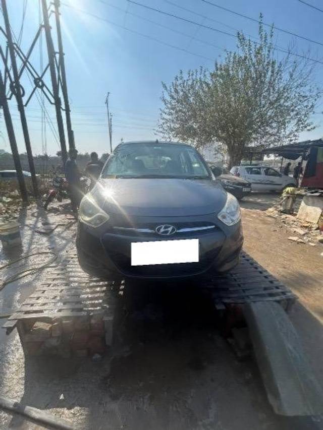 https://images10.gaadi.com/usedcar_image/4474872/original/processed_41927904-532f-46ee-85b6-29d5a7bf180e.jpeg?imwidth=6400