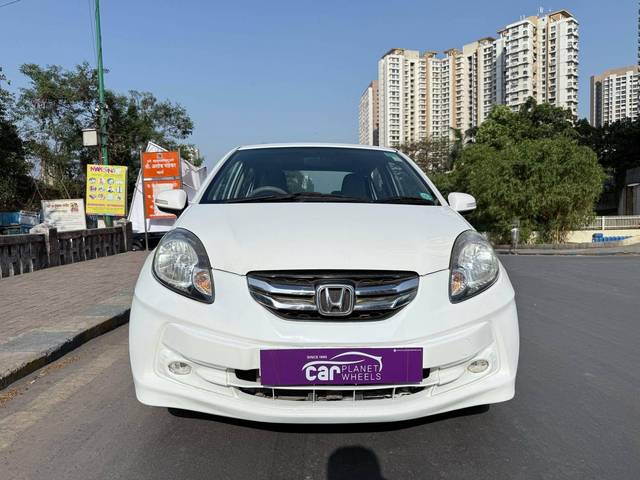 https://images10.gaadi.com/usedcar_image/4475072/original/processed_49de111f91bd0470245c5c4237b47390.jpg?imwidth=6400