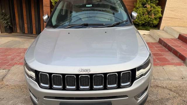 https://images10.gaadi.com/usedcar_image/4475301/original/processed_4ce0fd0d-44e9-4a45-9a1f-1b847f0e0677.jpeg?imwidth=6401