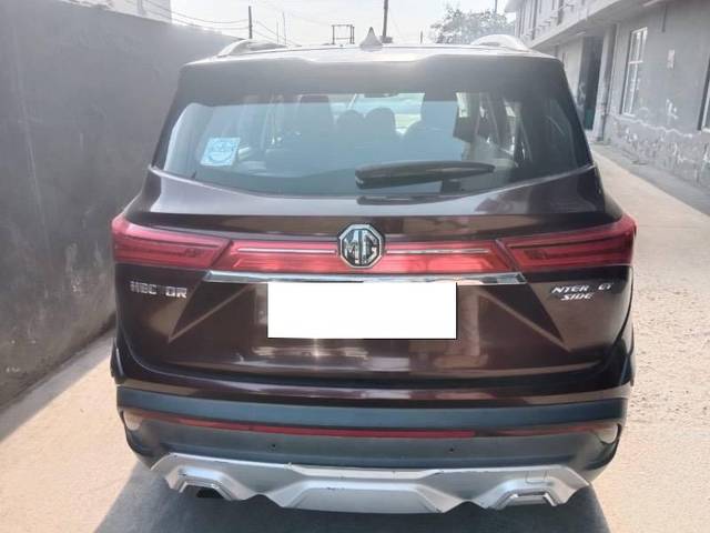 https://images10.gaadi.com/usedcar_image/4475462/original/processed_42c13e3b-9510-48e7-b138-7951225fa74c.jpeg?imwidth=6401