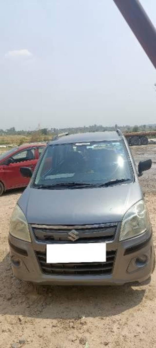 https://images10.gaadi.com/usedcar_image/4475483/original/processed_8a7df4fd-686f-4326-bbbb-8fcf2555dac4.jpg?imwidth=6402