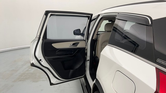 Second-hand 2021 Mahindra XUV700 AX7 6 Str Diesel for sale in Lucknow-26