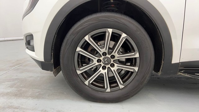 Second-hand 2021 Mahindra XUV700 AX7 6 Str Diesel for sale in Lucknow-20