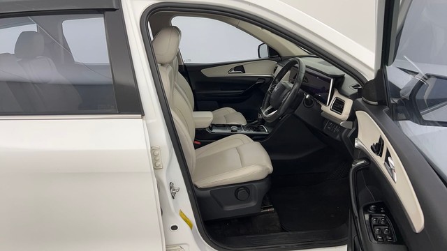 Second-hand 2021 Mahindra XUV700 AX7 6 Str Diesel for sale in Lucknow-15