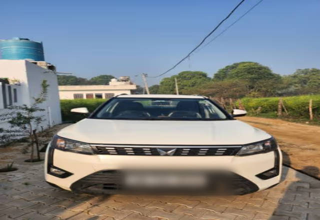 https://images10.gaadi.com/usedcar_image/4476237/original/45e150e4-8faf-4197-ba94-e846c0960fd9.?imwidth=6400