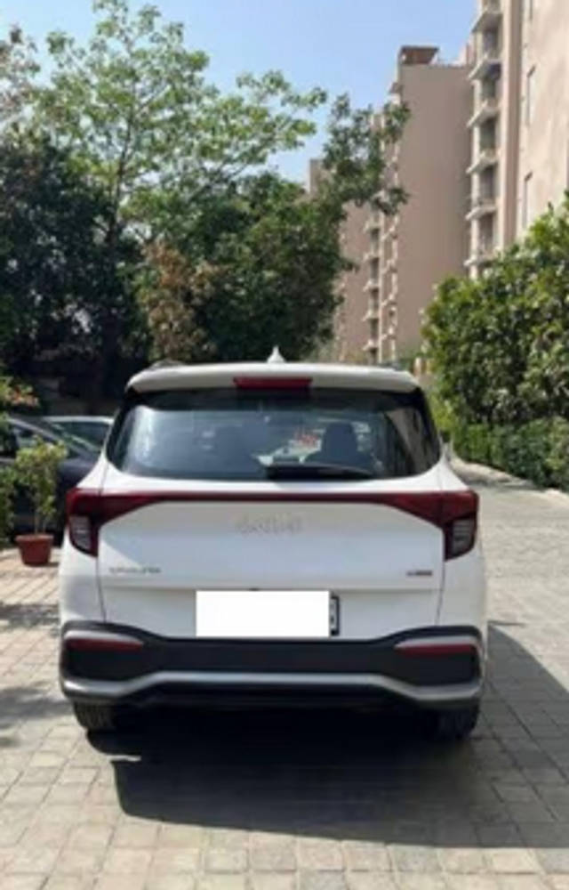 https://images10.gaadi.com/usedcar_image/4476395/original/e23214ea-e8d9-4be6-847b-6656ae6907ce.png?imwidth=6402