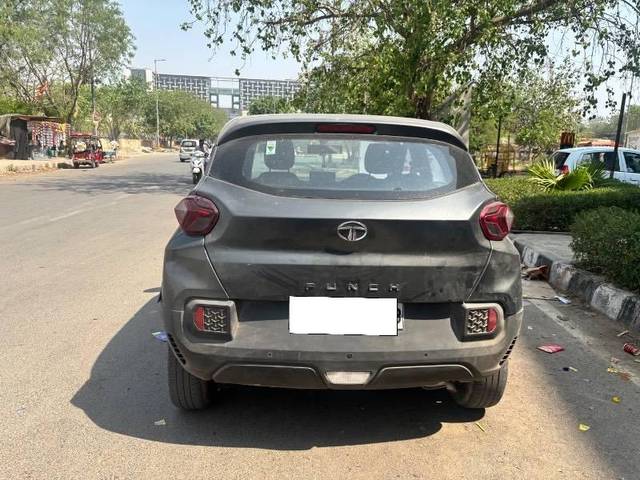 https://images10.gaadi.com/usedcar_image/4476566/original/processed_2de69e04-6bcc-40f6-b996-b80d9105b34c.jpeg?imwidth=6401