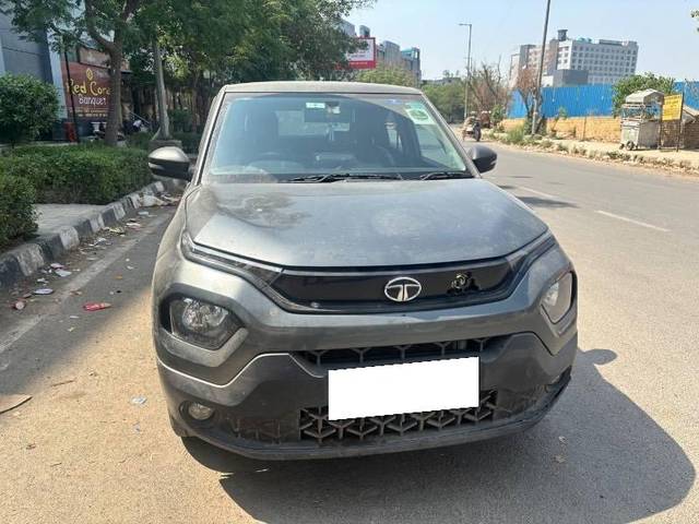 https://images10.gaadi.com/usedcar_image/4476566/original/processed_d900fe3a-6393-465f-b692-4721f76bcfba.jpeg?imwidth=6400