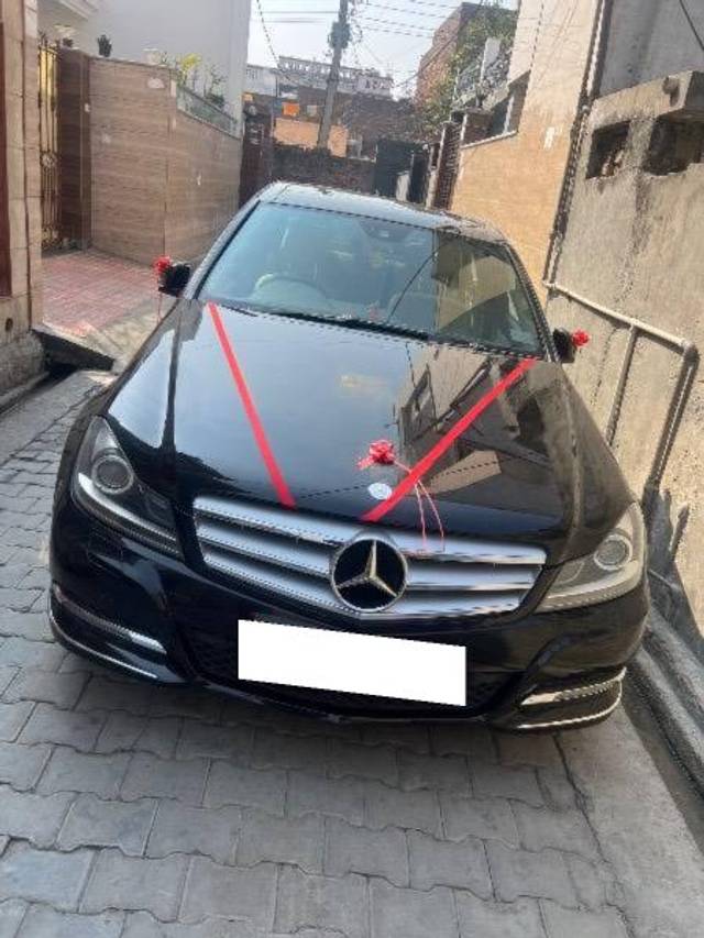 https://images10.gaadi.com/usedcar_image/4477097/original/processed_6190cb21-cafd-4c7a-a816-0617c6db6a16.jpeg?imwidth=6401