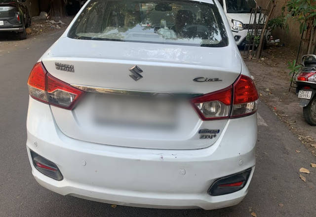 https://images10.gaadi.com/usedcar_image/4477146/original/43493aad-fadb-4386-8ad1-d37a65e9dba1.?imwidth=6401