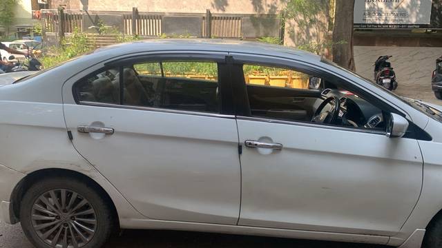 https://images10.gaadi.com/usedcar_image/4477146/original/49411e8b-58ec-4449-871a-5e7c698d4a88.jpg?imwidth=6400
