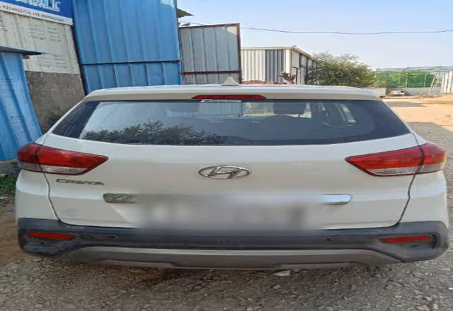 https://images10.gaadi.com/usedcar_image/4477202/original/5476fce0-971c-4cfb-a46f-a59a25a2fba4.?imwidth=6401