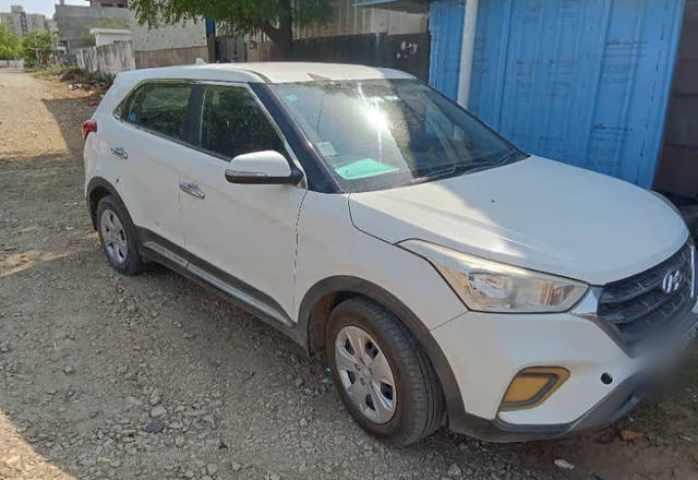 https://images10.gaadi.com/usedcar_image/4477202/original/c230547e-d7b3-4a8e-8b44-22d3f2178293.?imwidth=6402