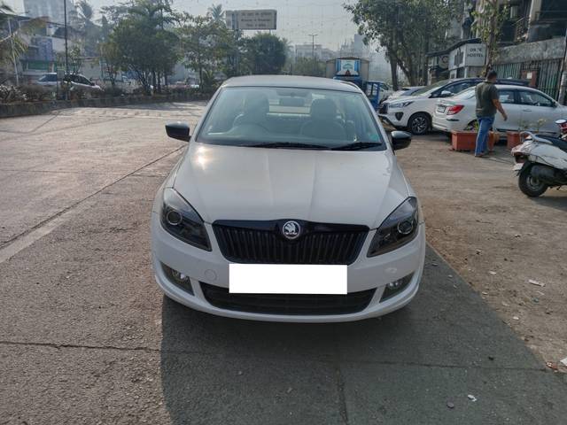 https://images10.gaadi.com/usedcar_image/4477232/original/processed_773d1d9a01c6f842c37ac4196a9e7f64.jpg?imwidth=6402
